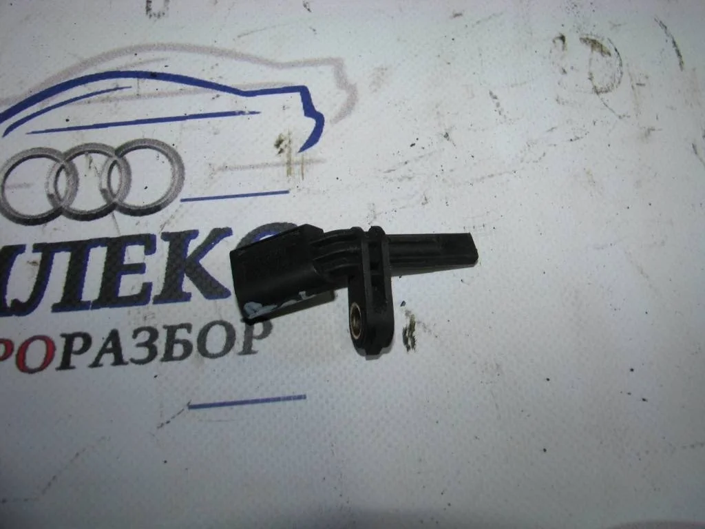 датчик abs VW Tiguan 2007-2011 R -
