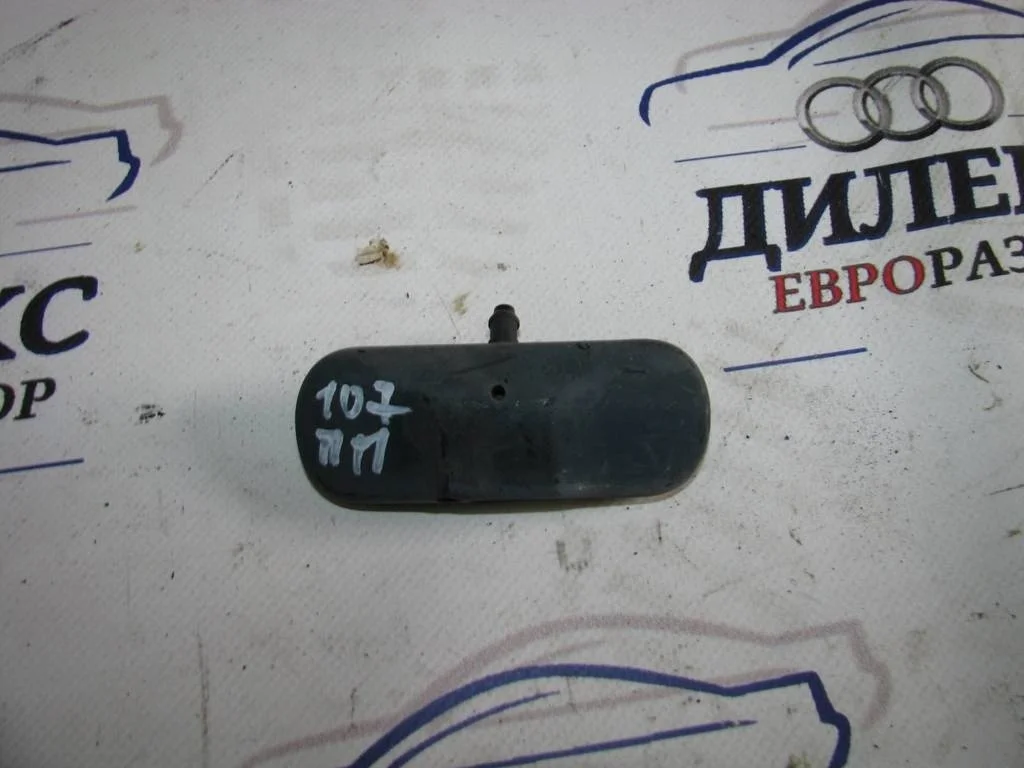 форсунка омывателя лобового стекла VW Tiguan 2007-2011 - -