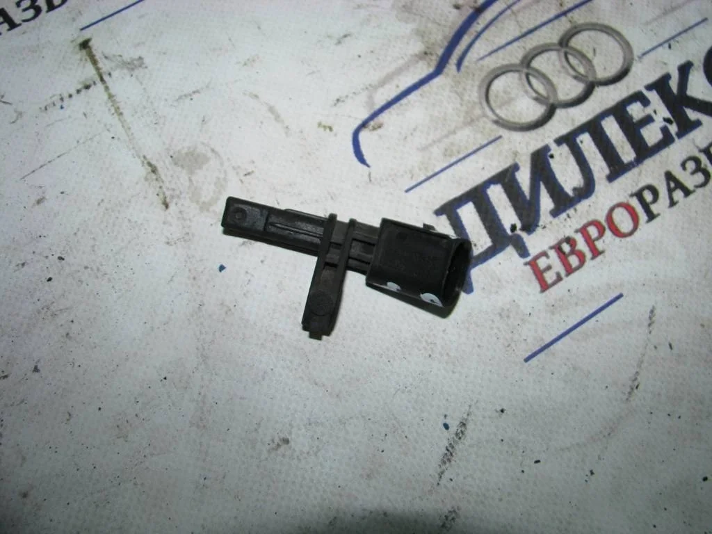 датчик abs VW Tiguan 2007-2011 R -
