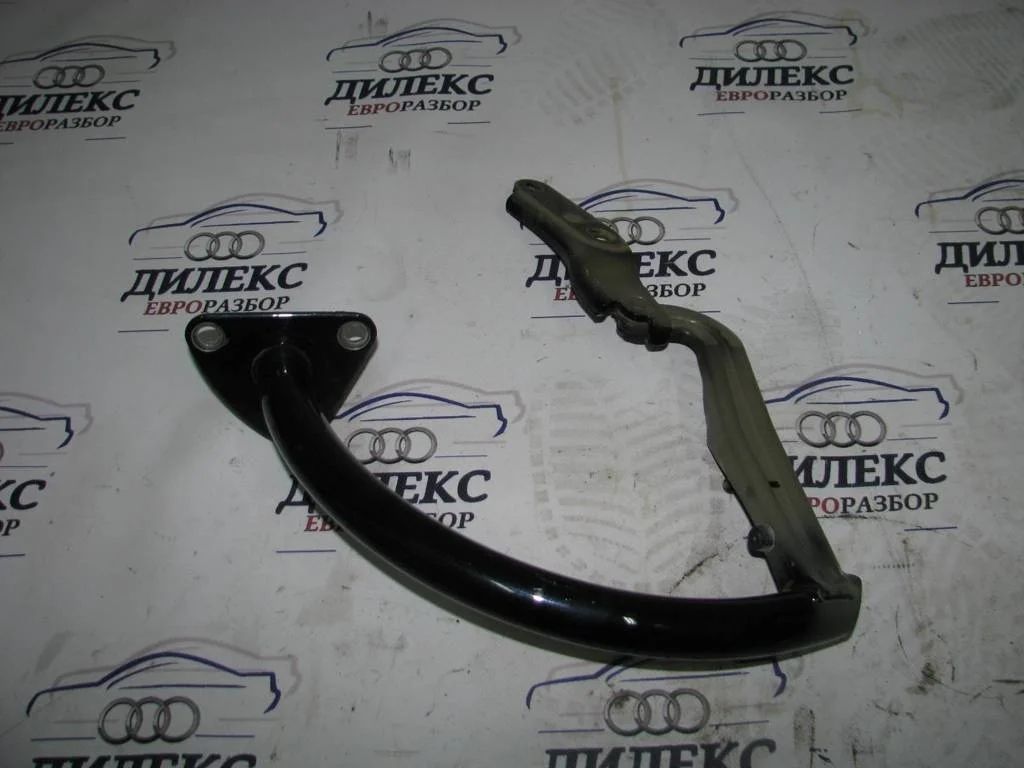 петля крышки багажника VW Passat (B6) 2005-2010 R -