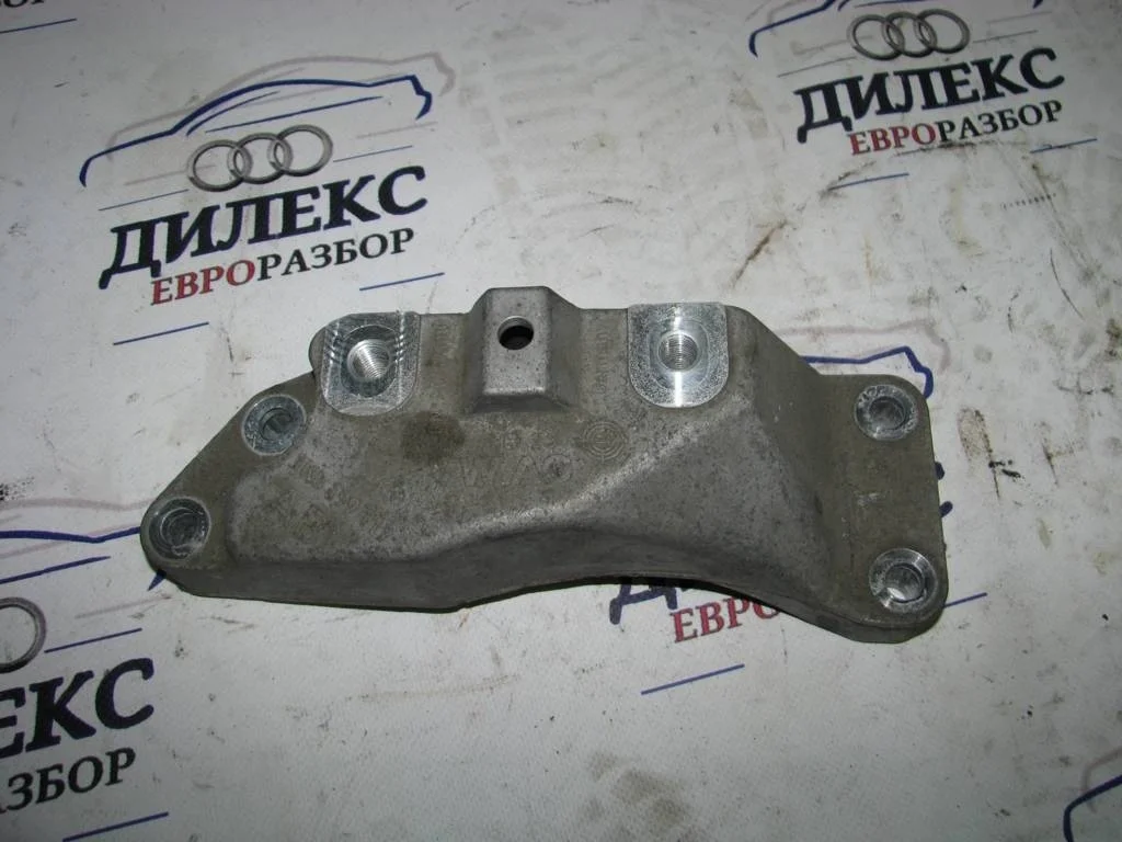 кронштейн акпп VW Passat (B6) 2005-2010 - -