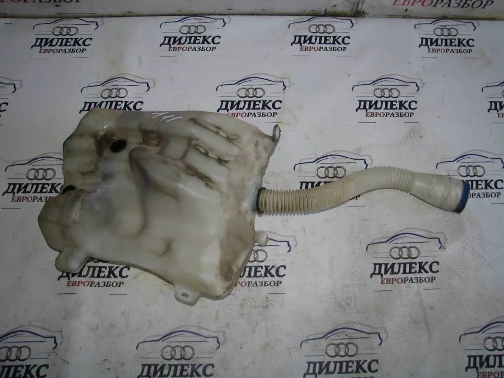 бачок омывателя лобового стекла Citroen DS4 2011-2015 - -