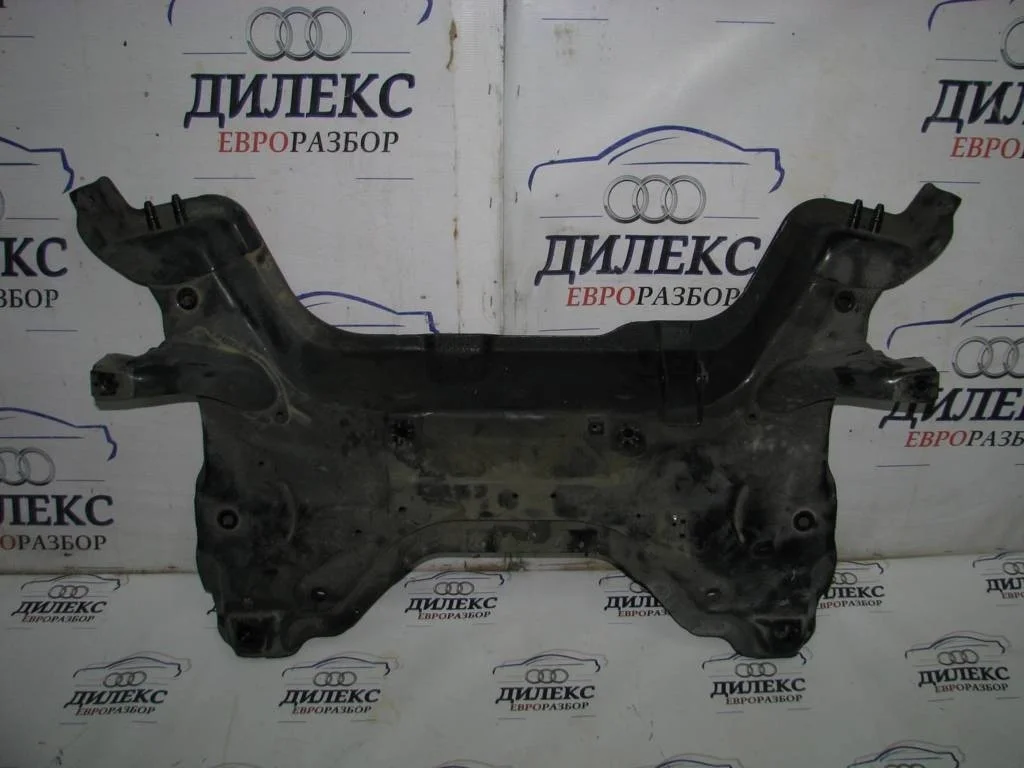 балка подмоторная Citroen DS4 2011-2015 - -