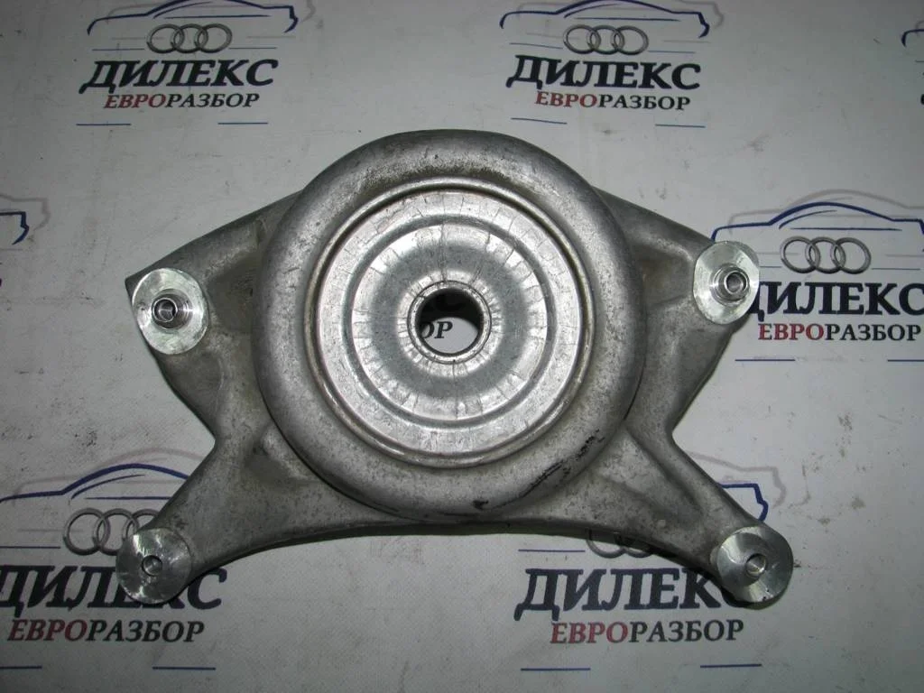 кронштейн амортизатора Audi A4 (B8) 2007-2015 - -