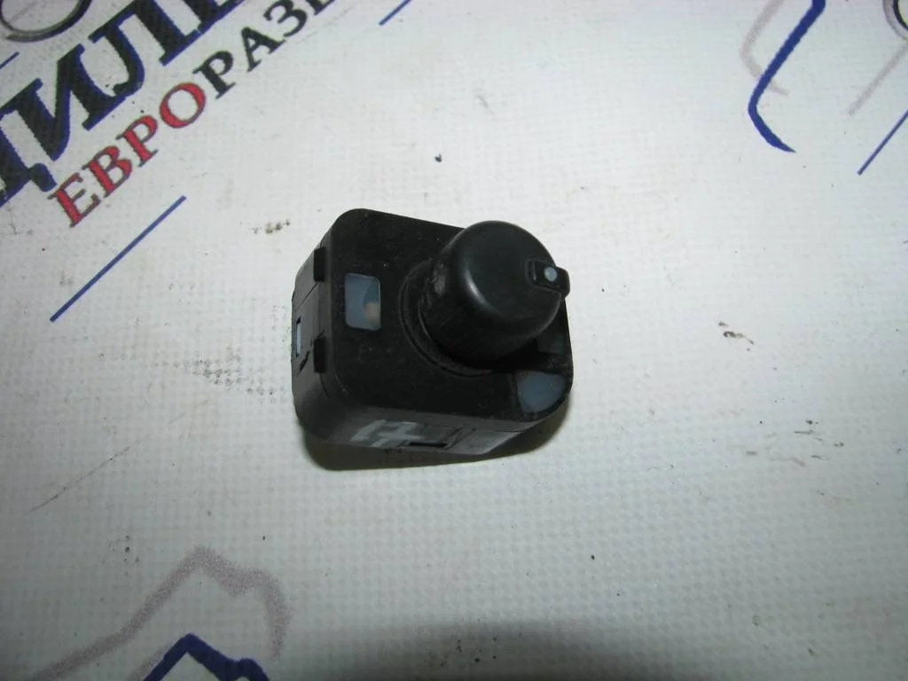 переключатель регулировки зеркала Audi A4 (B7) 2004-2009 - -