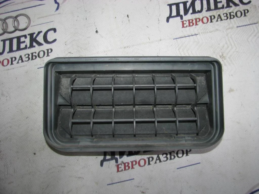 решетка вентиляционная VW Passat (B6) 2005-2010 - -