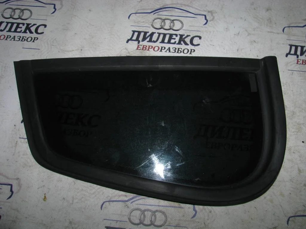 стекло кузовное глухое VW Tiguan 2007-2011 R -