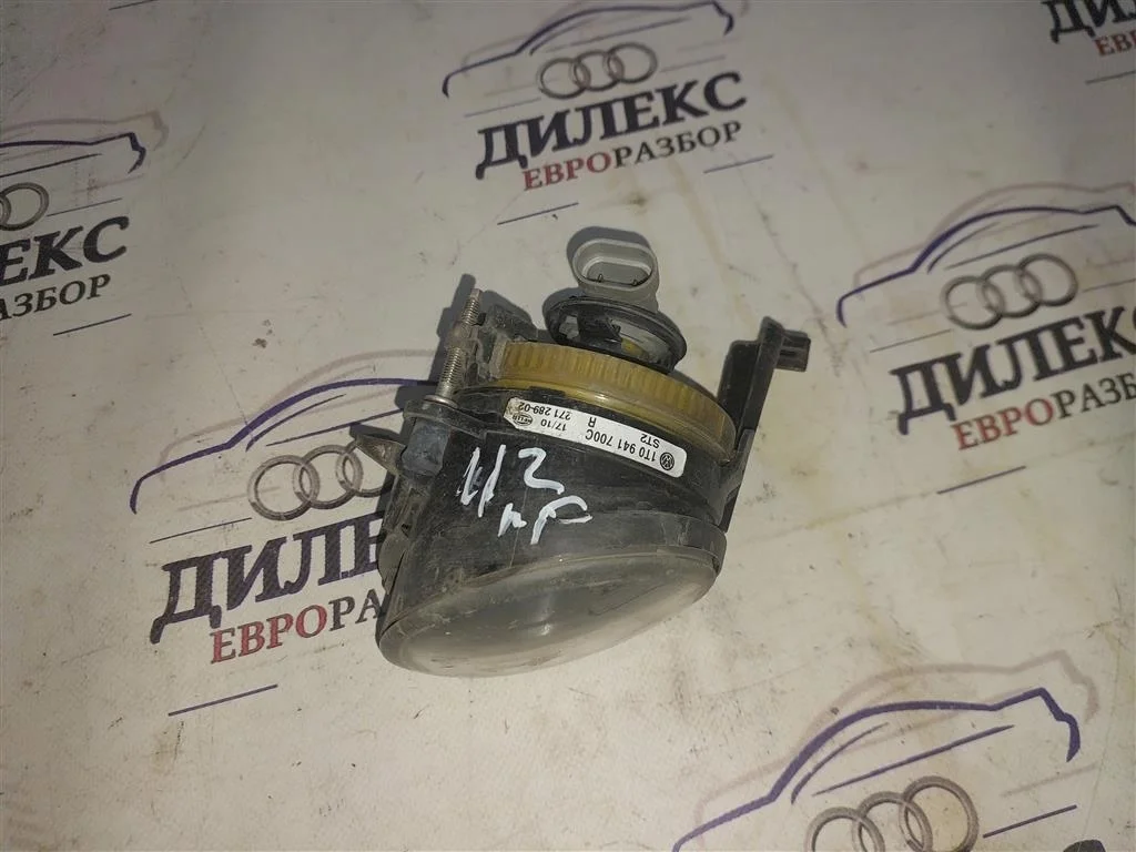 фара противотуманная VW Tiguan 2007-2011 R -