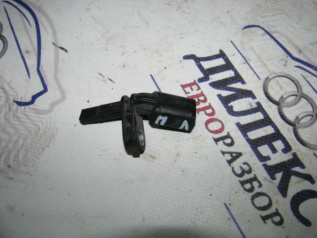 датчик abs VW Tiguan 2007-2011 L -