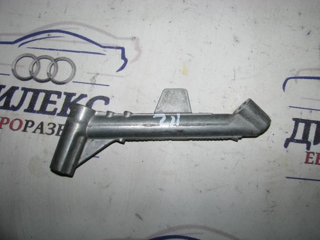 кронштейн VW Tiguan 2007-2011 - -