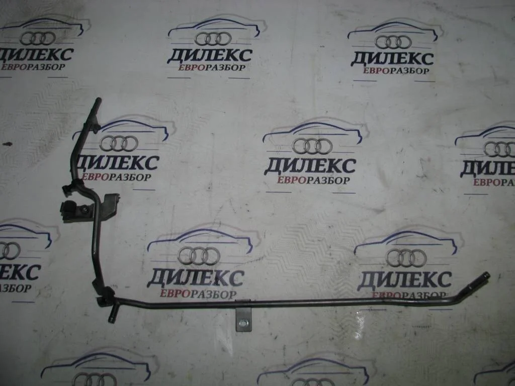 трубка системы охлаждения VW Tiguan 2007-2011 - -