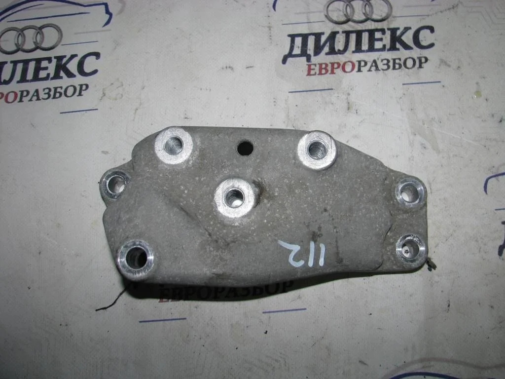 кронштейн акпп VW Tiguan 2007-2011 L -