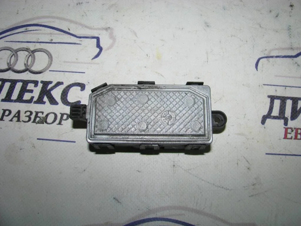 резистор отопителя Ford Kuga 2008-2012 - -