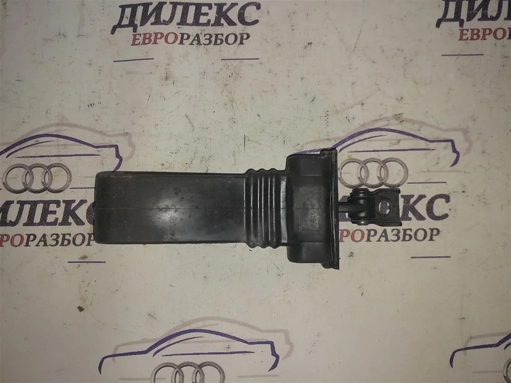 ограничитель двери Audi A4 (B8) 2007-2015 - -