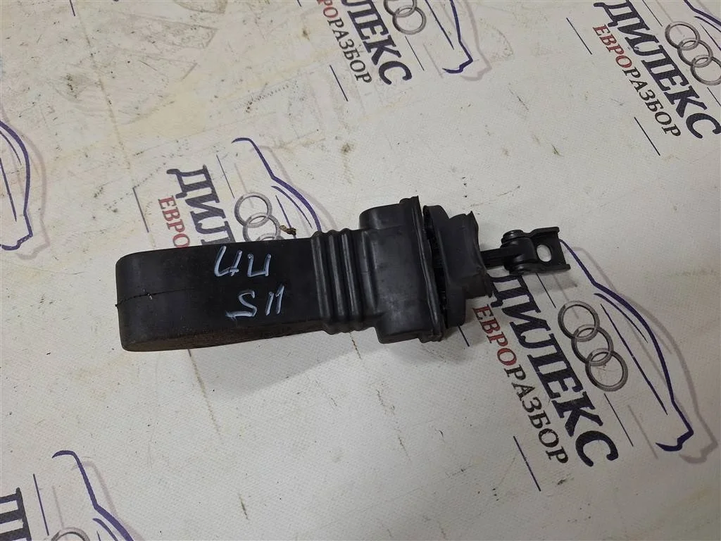 ограничитель двери Audi A4 (B8) 2007-2015 - -