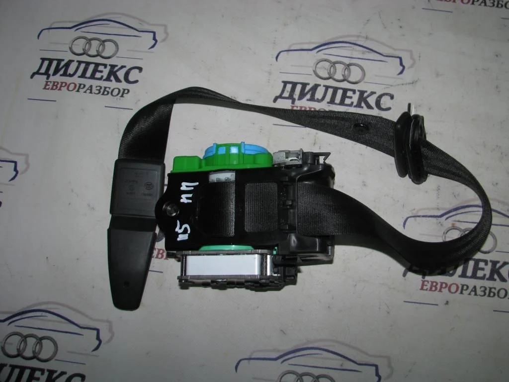 ремень безопасности Audi A4 (B8) 2007-2015 R F