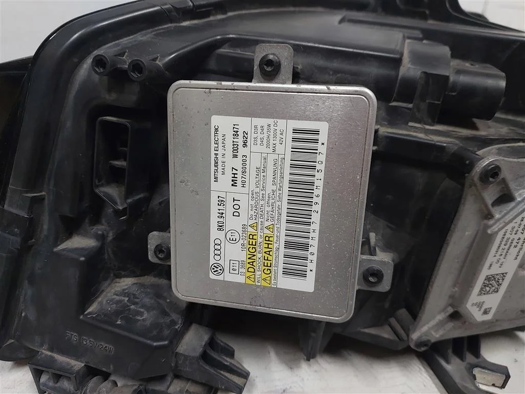 блок ксеноновой лампы Audi A4 (B8) 2007-2015 - -