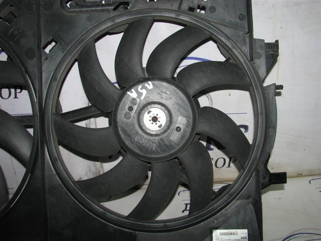 вентилятор радиатора Audi A4 (B8) 2007-2015 - -
