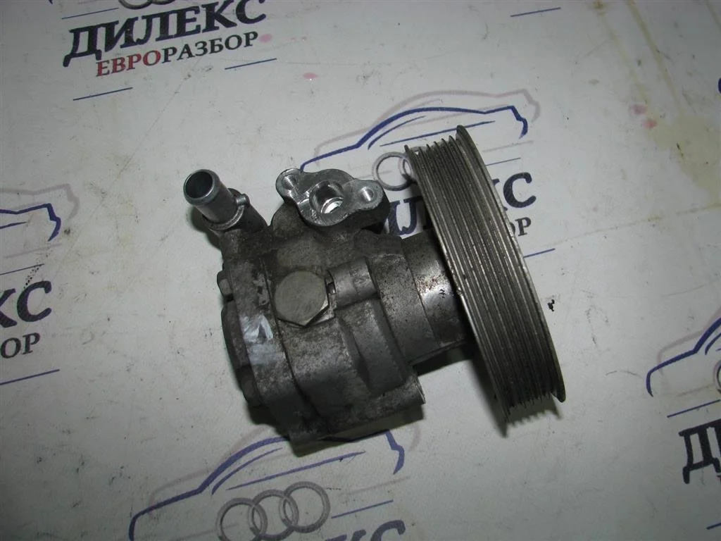 насос гидроусилителя Audi A4 (B8) 2007-2015 - -