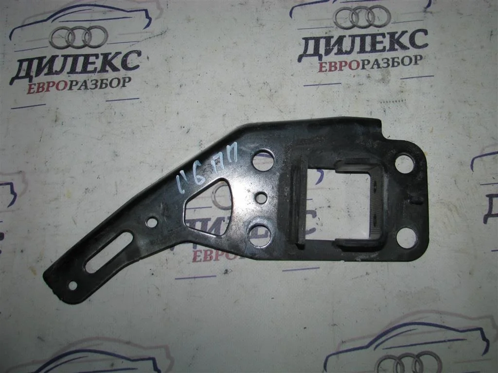 кронштейн усилителя переднего бампера Audi A6 (C6 4F) 2004-2011 R F