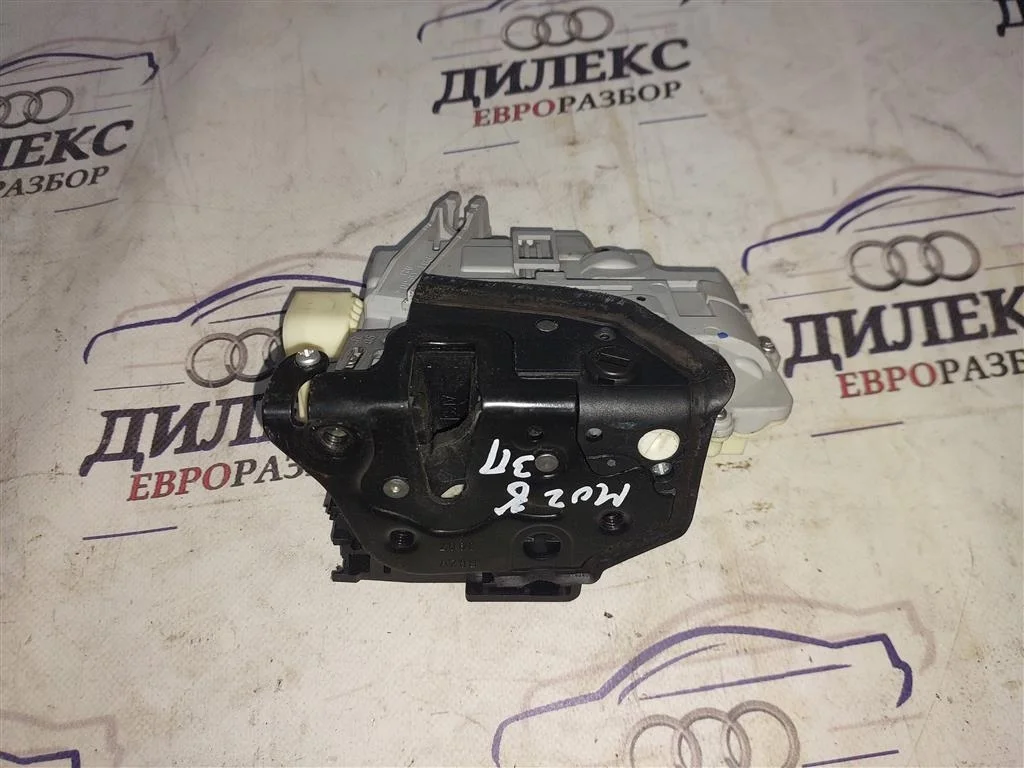 замок двери VW Passat (B6) 2005-2010 R R