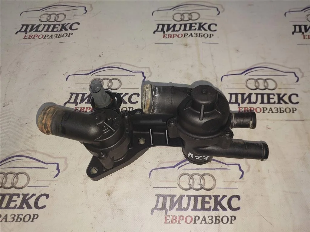 корпус термостата VW Golf VI 2009-2012 - -