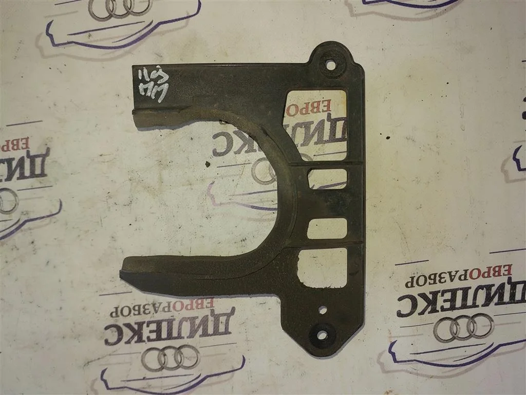 накладка (кузов наружные) Audi Q5 - -