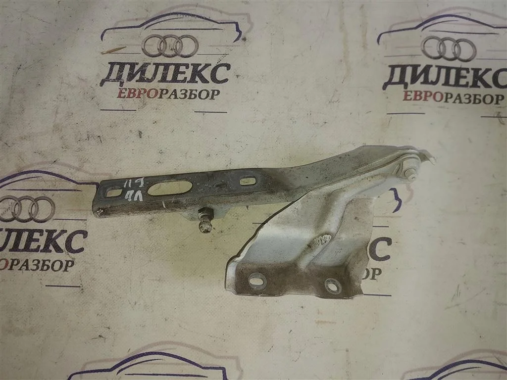 петля капота Audi Q5 L -