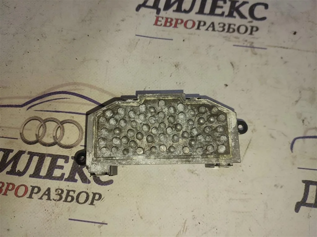 резистор отопителя Audi Q5 - -
