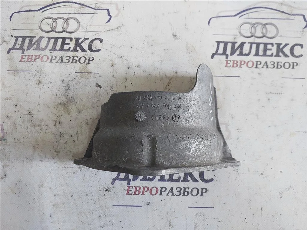 пыльник Audi Q5 - -