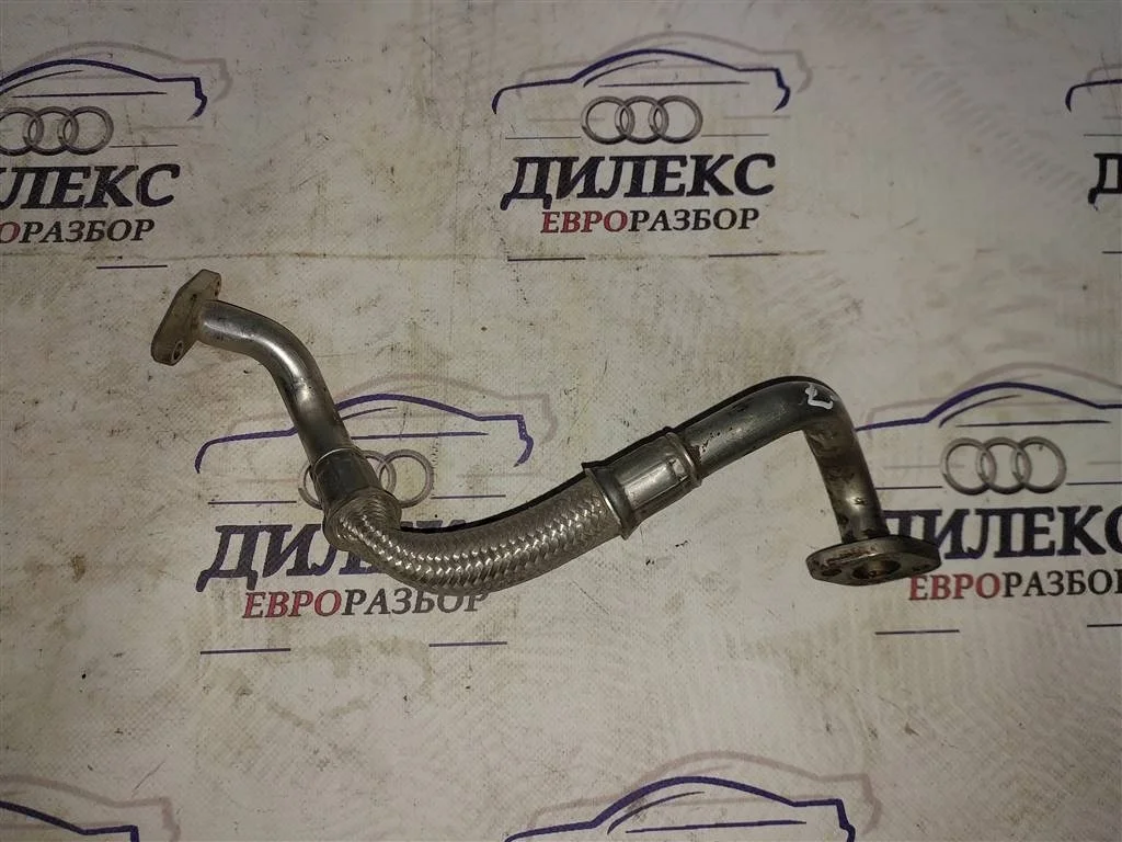 трубка турбокомпрессора (турбины) VW Passat (B6) 2005-2010 - -