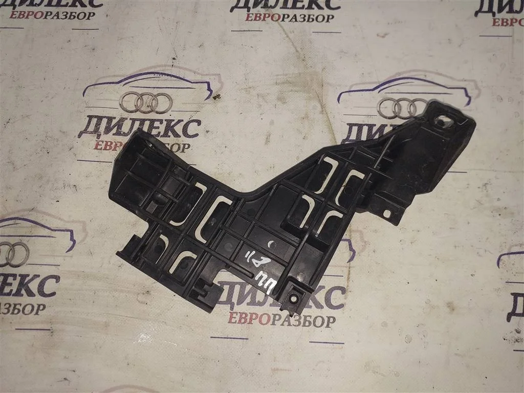 кронштейн фары Audi Q5 R -