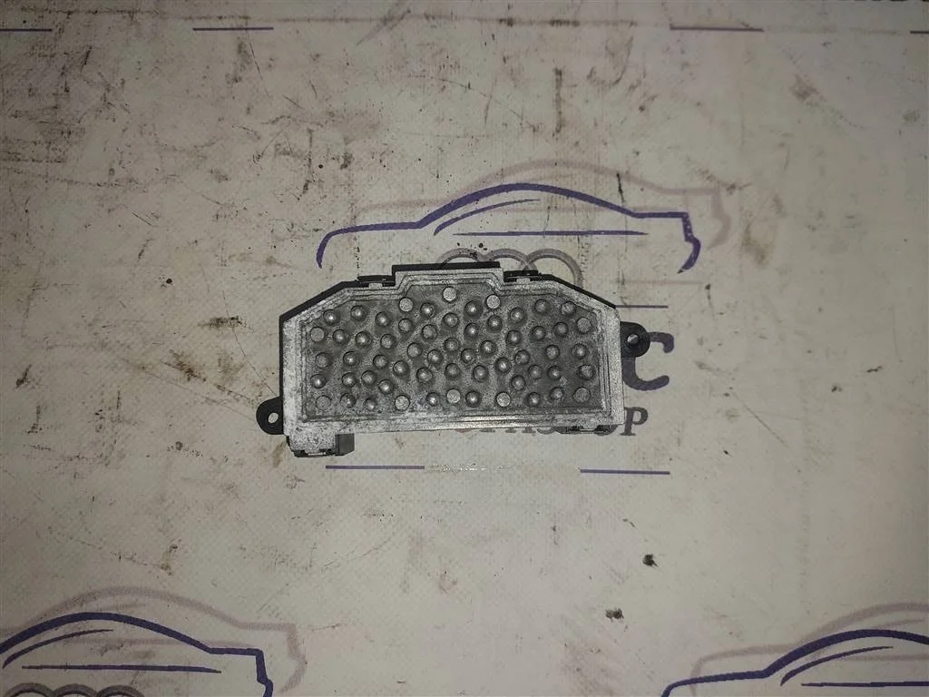 резистор отопителя Audi Q5 - -