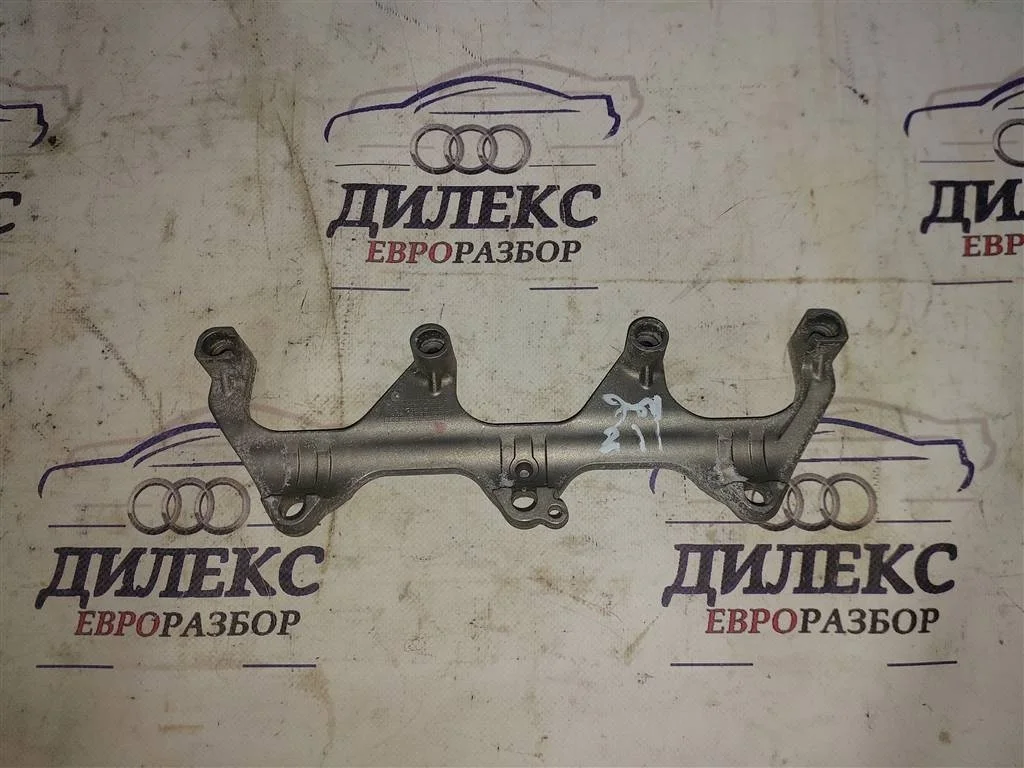 кронштейн (сопут. товар) Audi Q5 - -