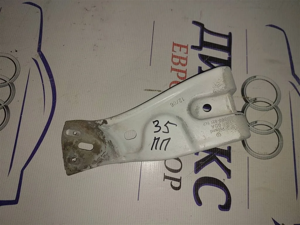 кронштейн крепления крыла VW Passat (B6) 2005-2010 R -