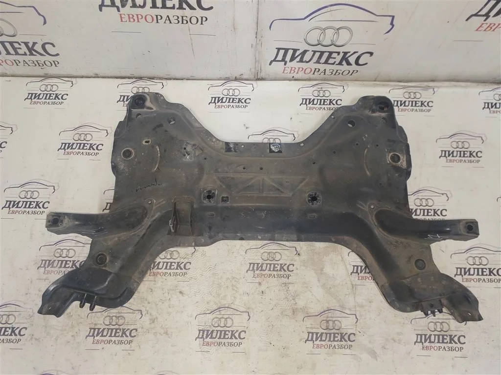 балка подмоторная Citroen DS4 2011-2015 - -