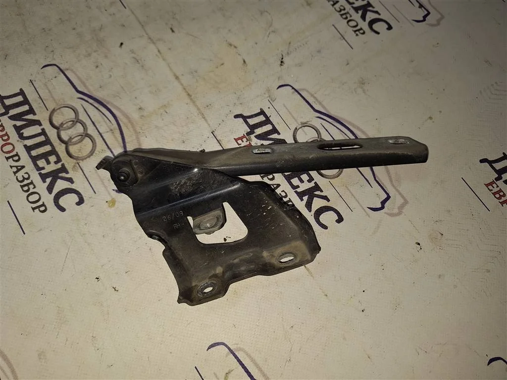 петля капота Audi A4 (B8) 2007-2015 R -