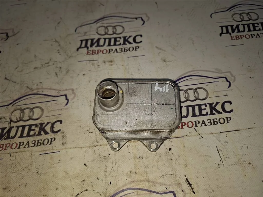 радиатор масляный Audi A4 (B8) 2007-2015 - -