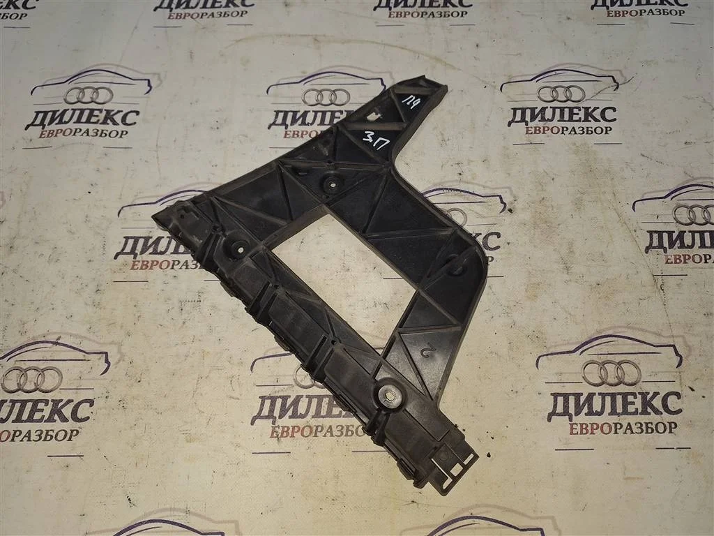 направляющая заднего бампера Audi A4 (B8) 2007-2015 R R