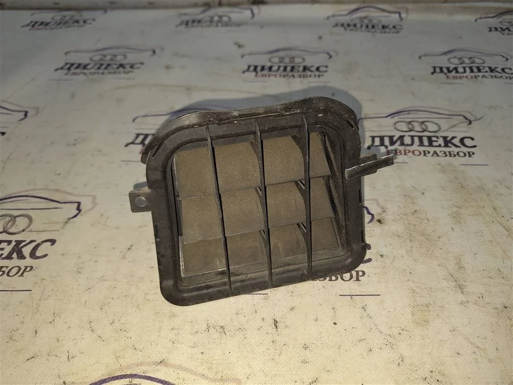 решетка вентиляционная Audi A4 (B8) 2007-2015 - -