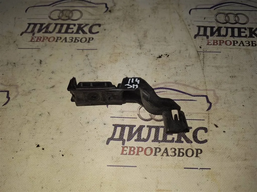 направляющая заднего бампера Audi A4 (B8) 2007-2015 R R