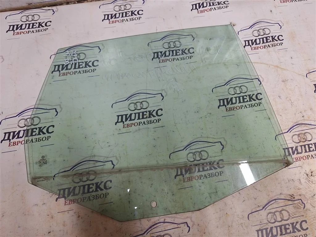 стекло двери VW Jetta 2005-2011 R R