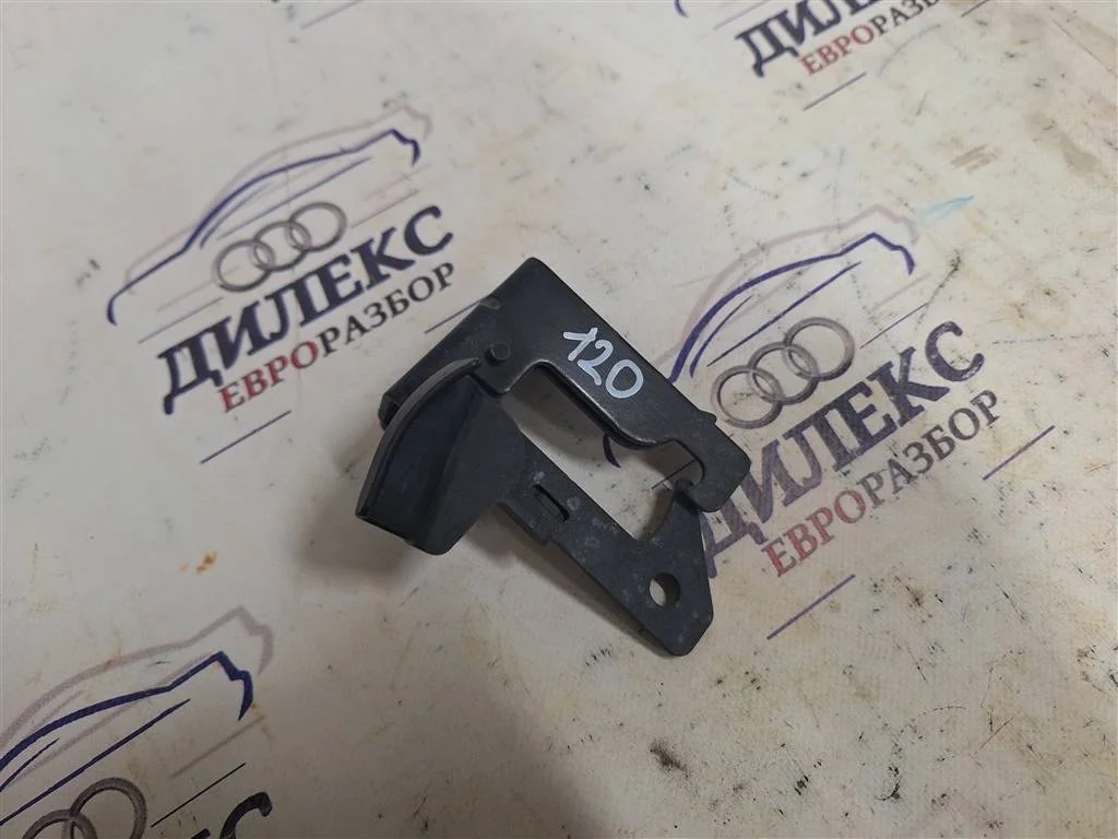 крючок капота Mercedes Benz W204 2007-2015 - -