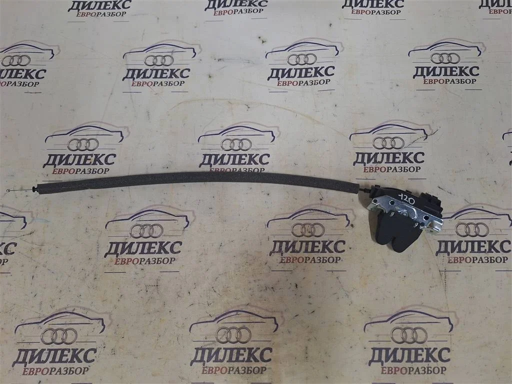 замок багажника Mercedes Benz W204 2007-2015 - -