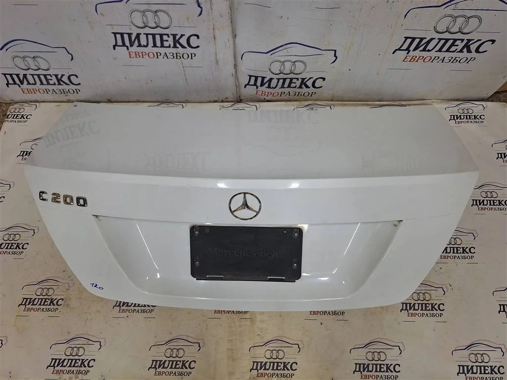 крышка багажника Mercedes Benz W204 2007-2015 - -