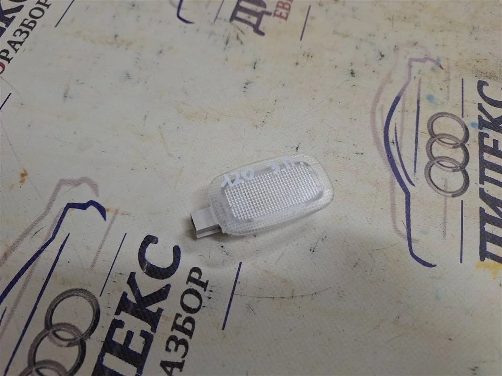 плафон салонный Mercedes Benz W204 2007-2015 - -