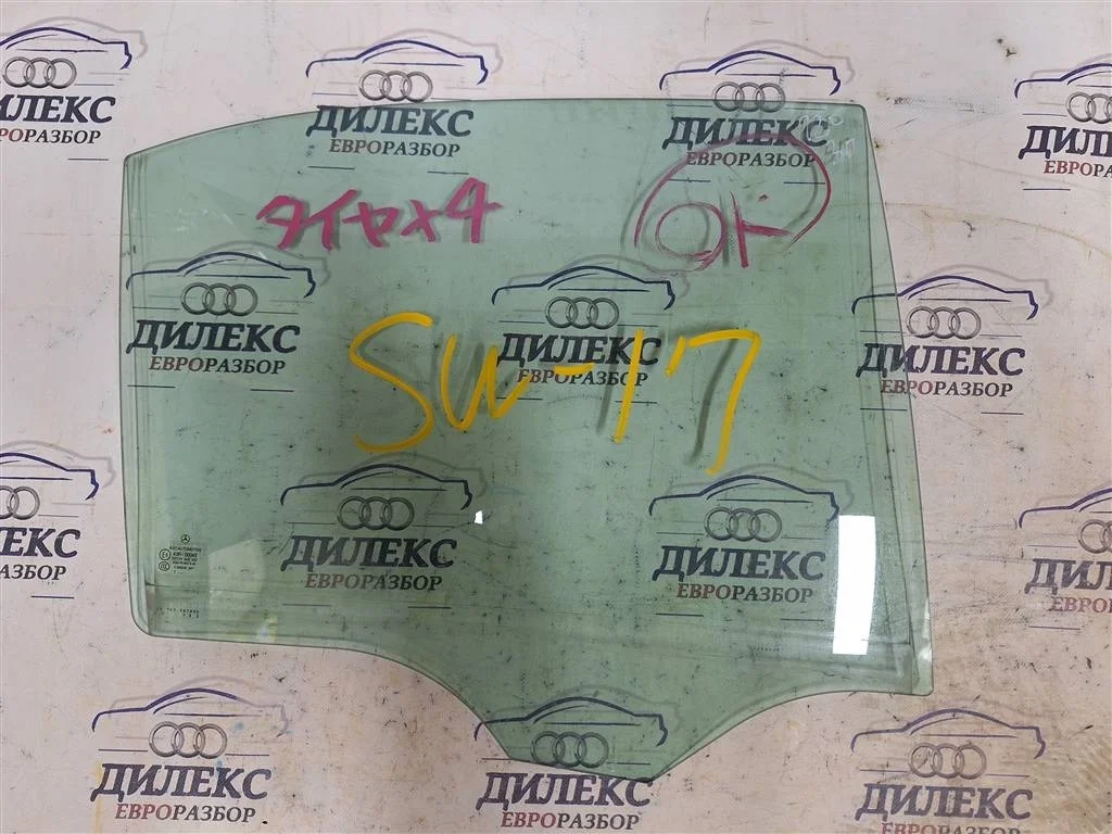 стекло двери Mercedes Benz W204 2007-2015 R R