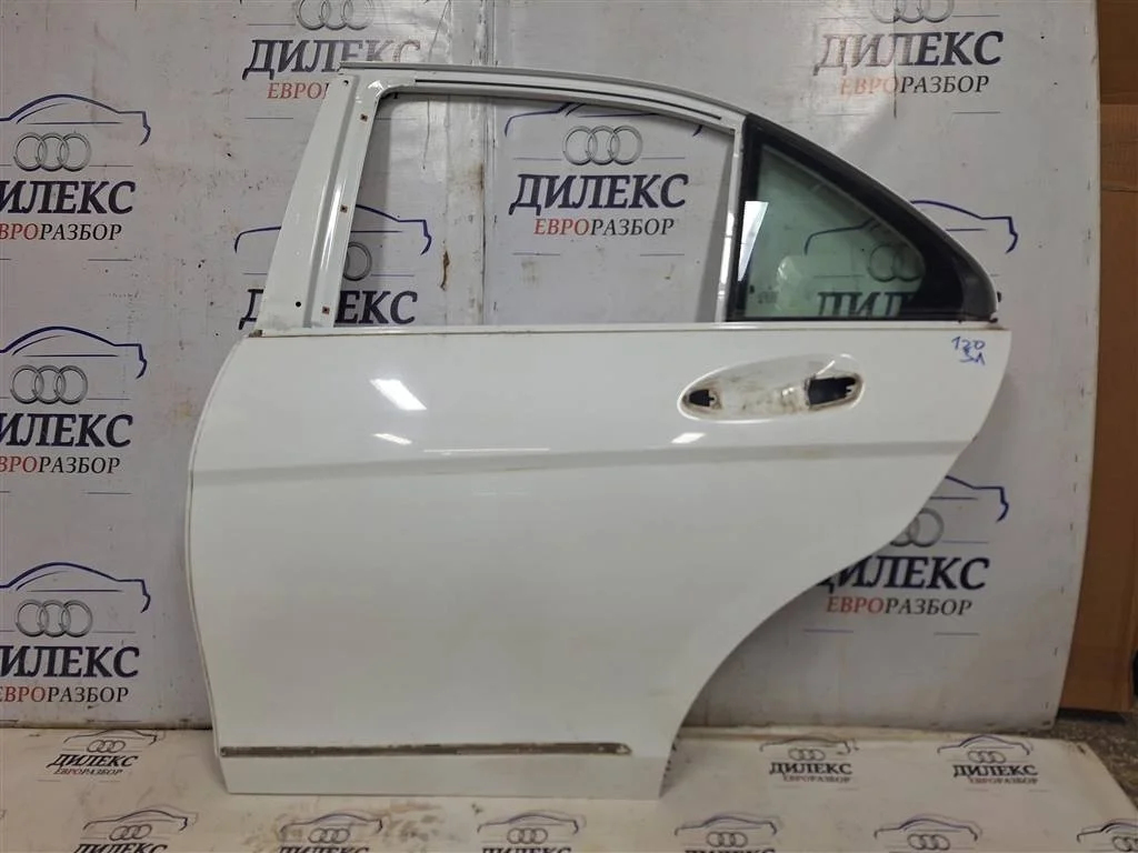 дверь Mercedes Benz W204 2007-2015 L R