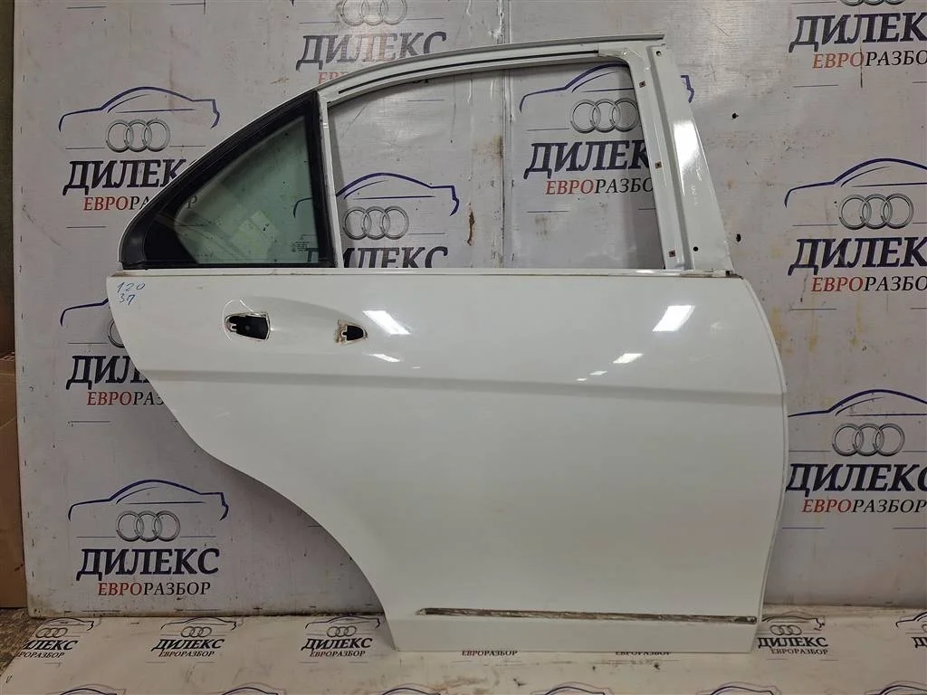 дверь Mercedes Benz W204 2007-2015 R R