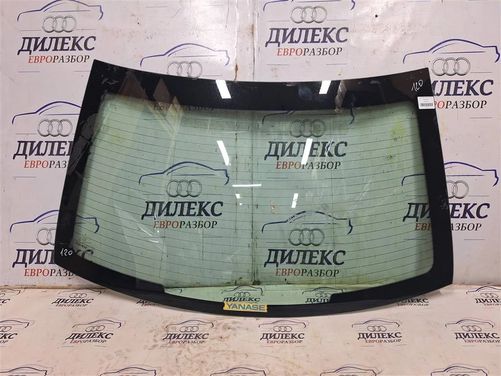 стекло Mercedes Benz W204 2007-2015 - R